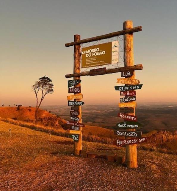 Morro do Fogão sign 1